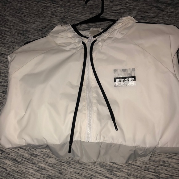 PINK WINDBREAKER - Picture 3 of 4